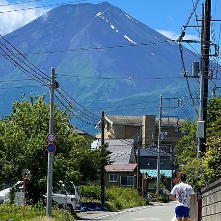 Hostel Fuji Matsuyama Base Фудзиёсида Экстерьер фото