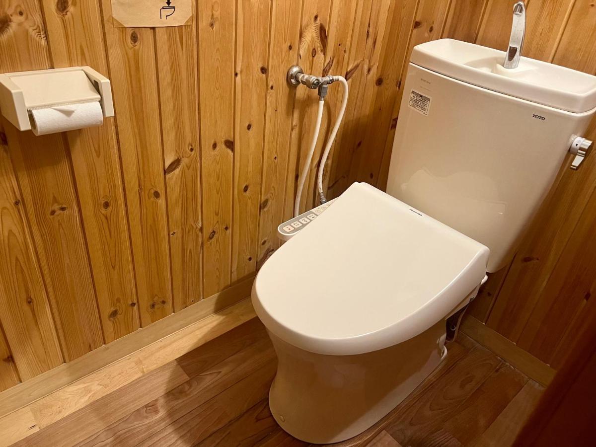 Hostel Fuji Matsuyama Base Фудзиёсида Экстерьер фото