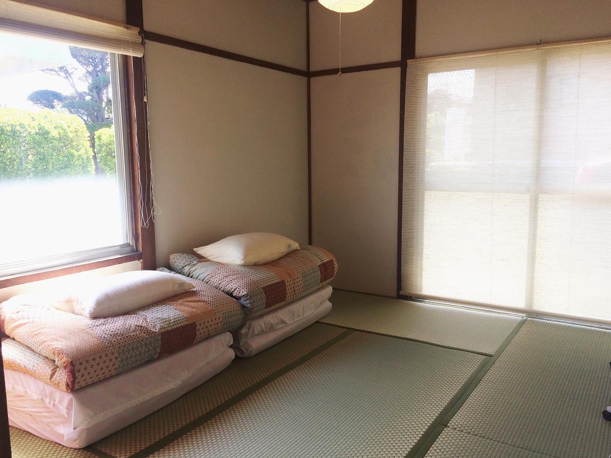 Hostel Fuji Matsuyama Base Фудзиёсида Экстерьер фото